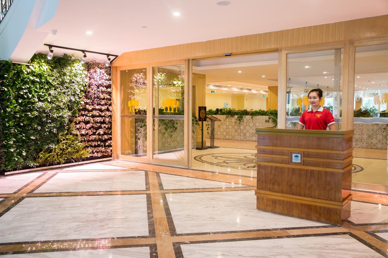 Sanya Resort Golden Palm Exterior photo